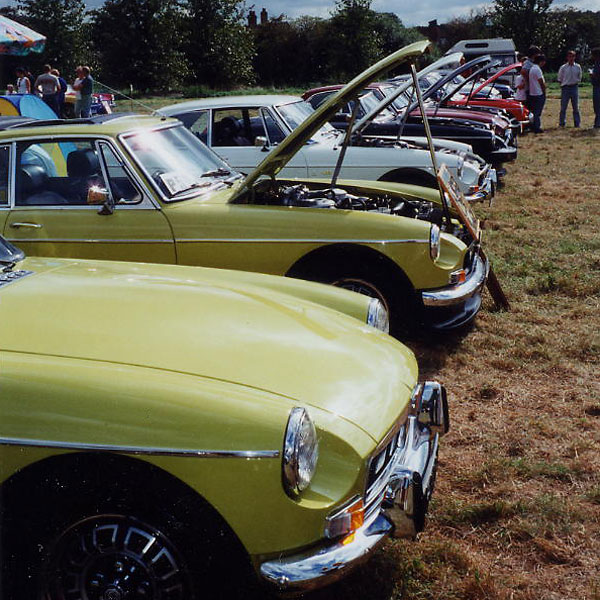 Midweek Observer and Gazette: MGB V8 Car Test