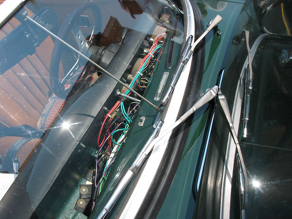 Look how easily the wiring is accessed on Mary Schils' MGB!