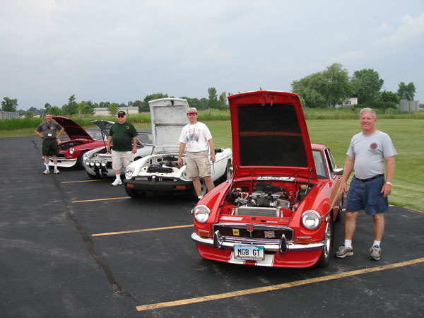 People Having Fun With V6-Powered MGB Sports Cars