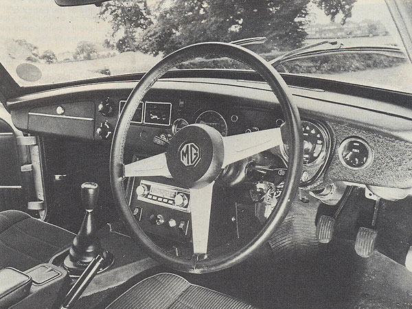 The interior of the V8 is virtually unchanged from that of the MGB GT