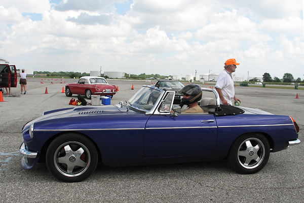 Mikel Moor's 1978 MGB with 1964 Buick 300 V8