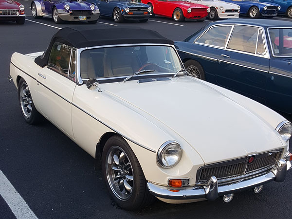 Charles Long's 1966 MGB with GM 3.4L V6 (fuel injected) - McDonald, Tennessee