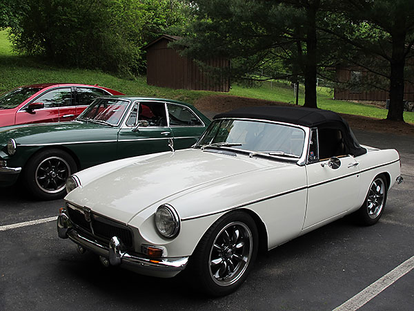 Charles Long's 1966 MGB with GM V6... and electric power steering!- Tennessee