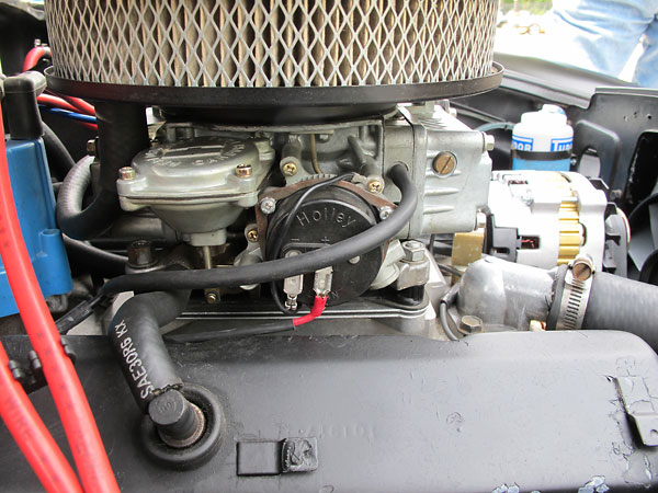 The electric choke mechanism on Holley's 390 carburetor.