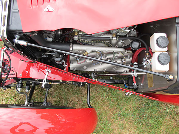 Beam axle front suspension.