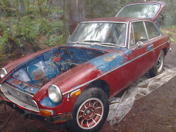 This is what the MGB GT looked like shortly after it was purchased, in December 2008.
