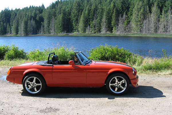 Bruce Mills' 1974.5 MGB roadster with Rover 3.5L V8