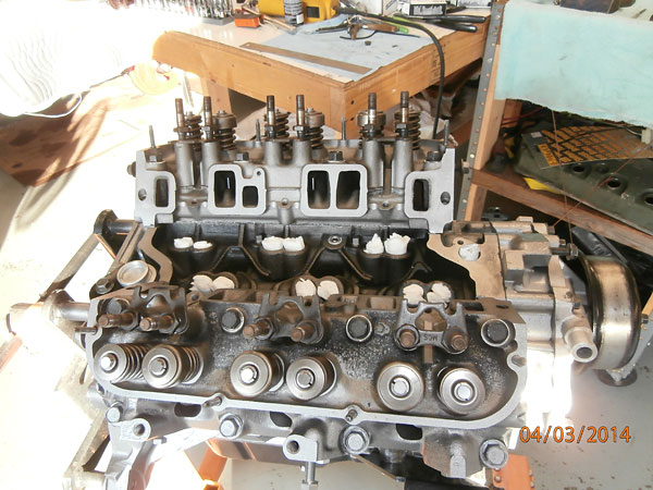 Installation of the cylinder heads.