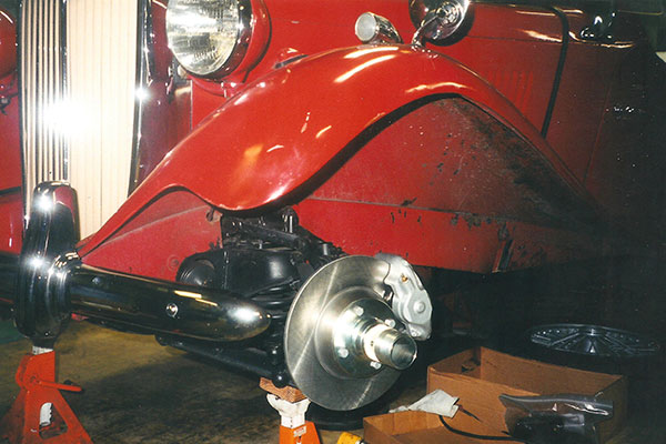MGA 1600 front suspension (including hubs, coil springs, and shock absorbers.)