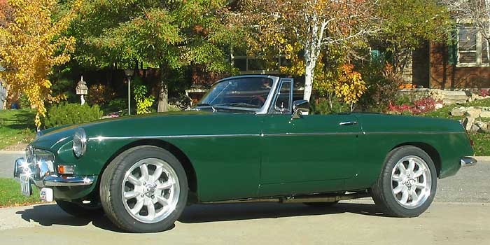 Chris Jones' 1967 MGB Roadster with 1962 Buick 215 aluminum V8 engine