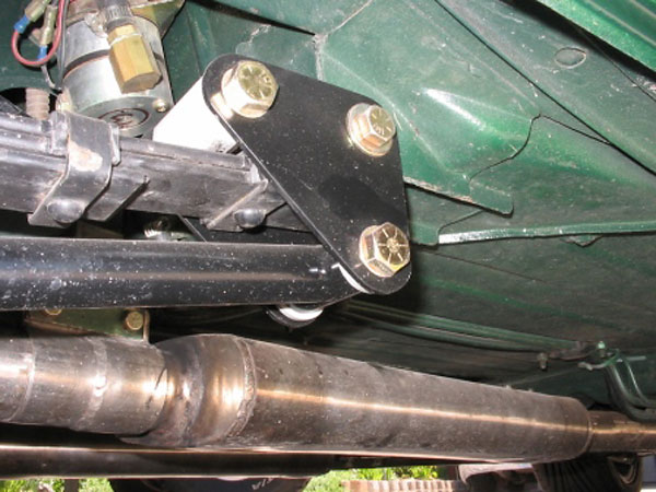 rocker traction bar attachment