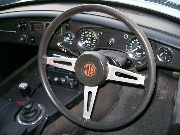 tapered slot steering wheel