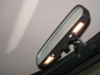 Chevy S10 rear view mirror with integral map lights
