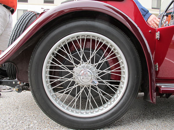 Rudge Whitworth 48-spoke steel wheels.