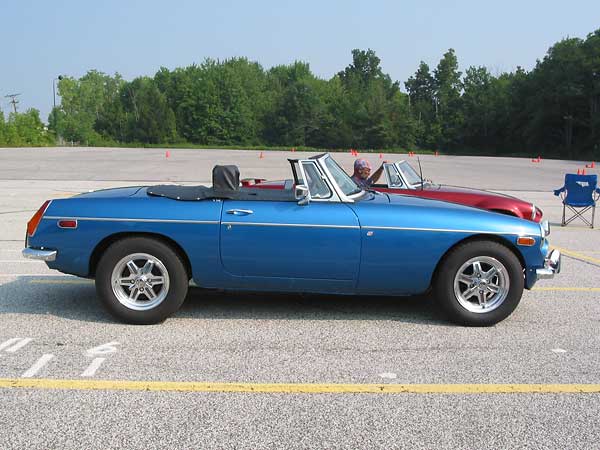 1977 MGB roadster in side view