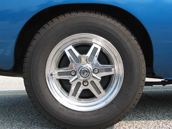 Datsun 280Z wheels with 195/70R14 tires