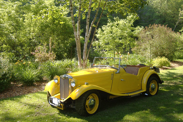Ed LaBrush's 1952 MG TD V8 with Custom Front and Rear Suspension8