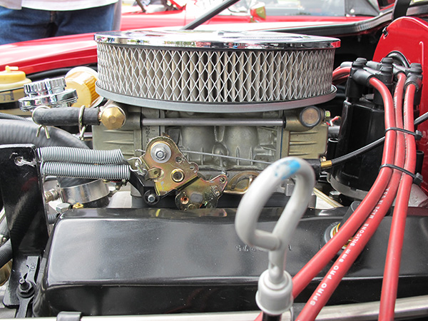 Holley 390cfm carburetor.