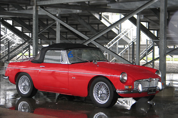 Gary Walker's 1964 MGB with GM 3.4L 60-degree V6