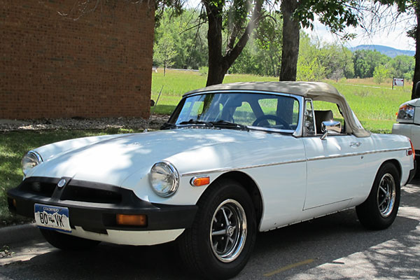 Hank Ronish's 1974.5 MGB with Ford 3.0L V6