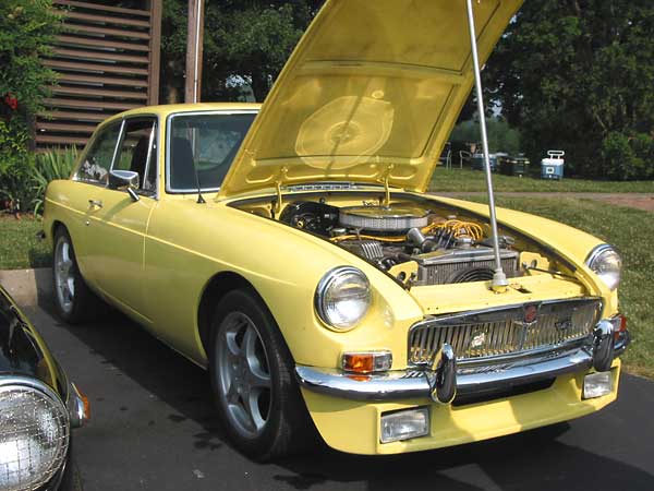Harvey Leichti's 1971 MGB-GT with Rover 3.5L V8