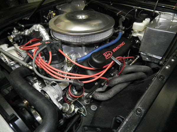 Edelbrock RPM intake manifold. Holley 650cfm carburetor with mechanical secondaries.