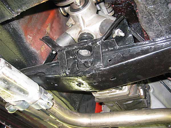 Custom rear cross-member for Rover 5-Spd