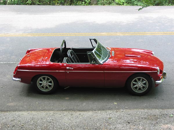 Jeff Howell's 1963 MGB with Buick 215 V8 Engine