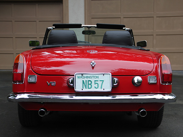Later model MGB (rubber bumper style) license plate lamps.