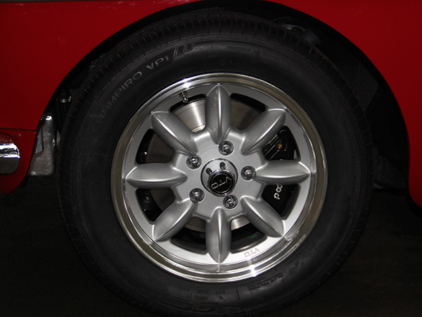 VTO 8-spoke aluminum wheels, size 15x6.