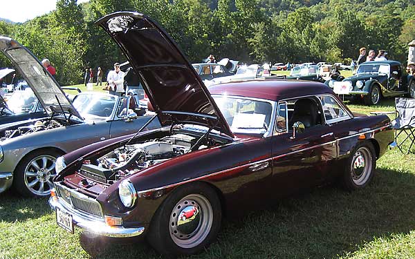 Jim Stuart's 1966 MGB with Rover 4.0L EFI V8