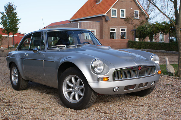 Jos Minderhoud's 1976 MGB GT V8 with Rover 3500 Aluminum V8 Engine