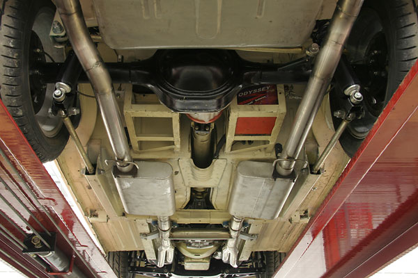 Dual Flowmaster mufflers and stainless steel exhaust system.