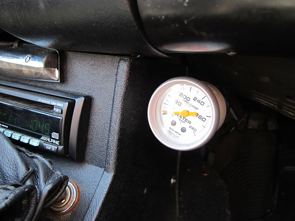 AutoMeter Pro Comp coolant temperature gauge (140-280F).