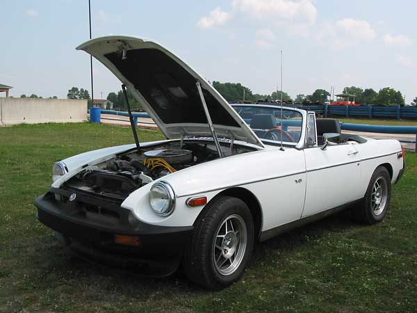 Kevin Pesant's 1977 MGB with Rover 3.5L V8