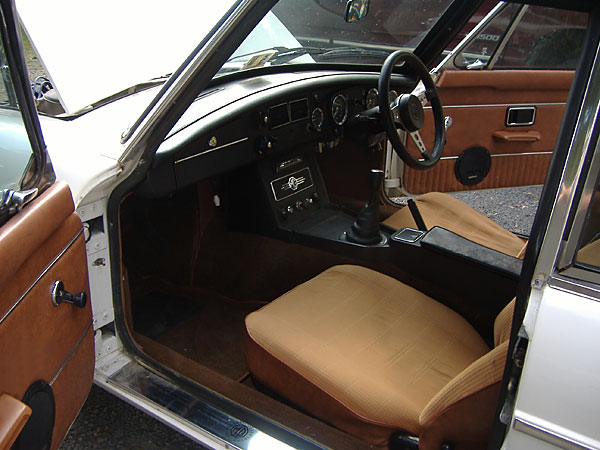 (mostly) original MGB GT V8 interior