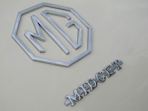 MG Midget badges.