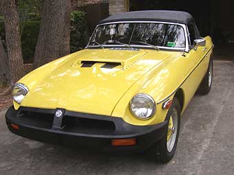 Mustang-style hood scoop