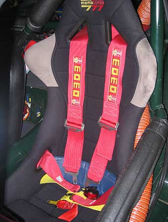 racing seat with Momo belts