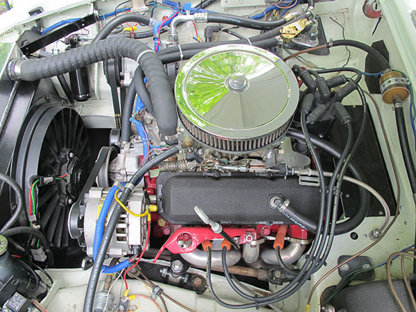 With original (Smiths) heater unit removed, the engine bay seems so much larger.