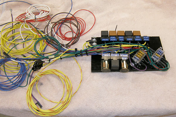 Advance Auto-Wire wiring system.