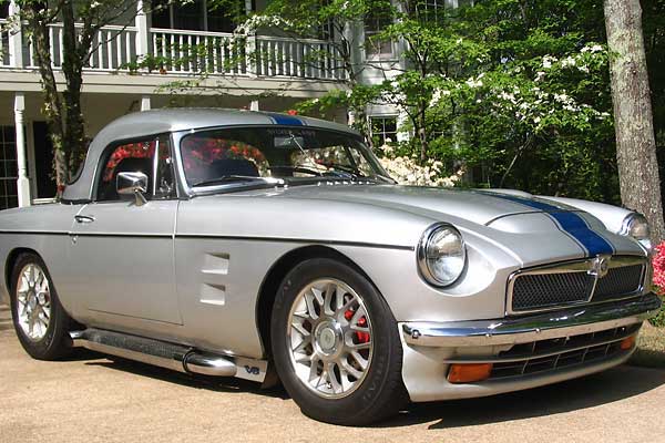 The Silver Lady: Mike Cook's 1980 MGB with Rover 4.0 V8