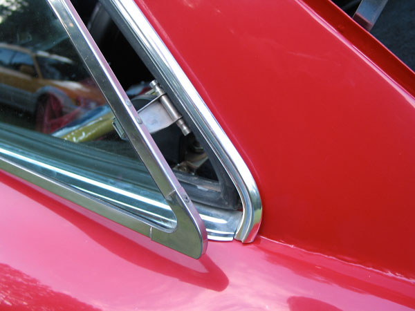 rear quarter windows in vented position