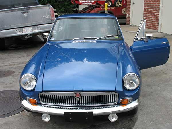 Nick Baxter's 1967 MGB-GT with Buick 215 V8