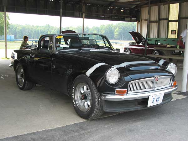 Peter Smith's 1976 MGB with Rover 3.5L V8 Peter's MGB V8 features "Huffaker" 