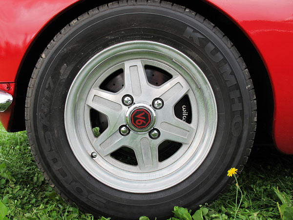 Kumho Solus KH17 tires (195/70R14 91H).
