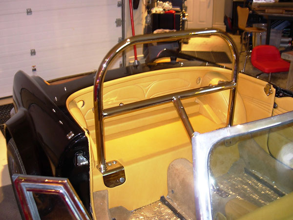 5-point nickel plated roll bar.