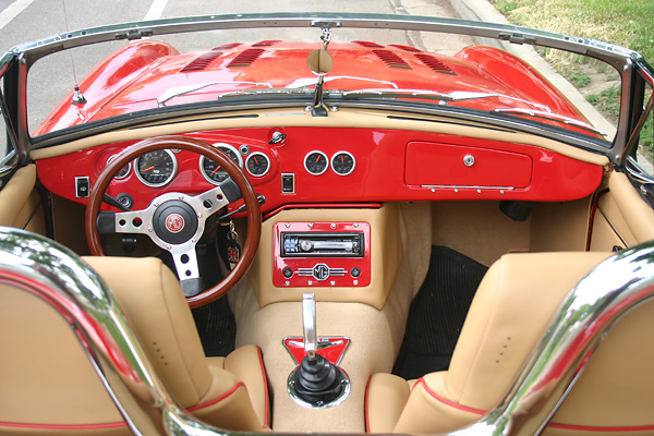 he original Abingdon-pillow style dashboard (circa 1968-72) had been stripped of its foam covering