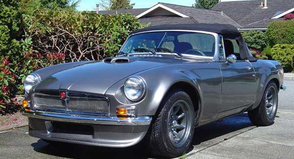 Simon Austin's 1977 MGB with 35L 1980 Rover SD1 V8