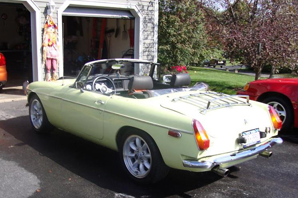 Steve LaGoy's 1977 MGB with Ford 302 V8 and Electronic Fuel Injection.